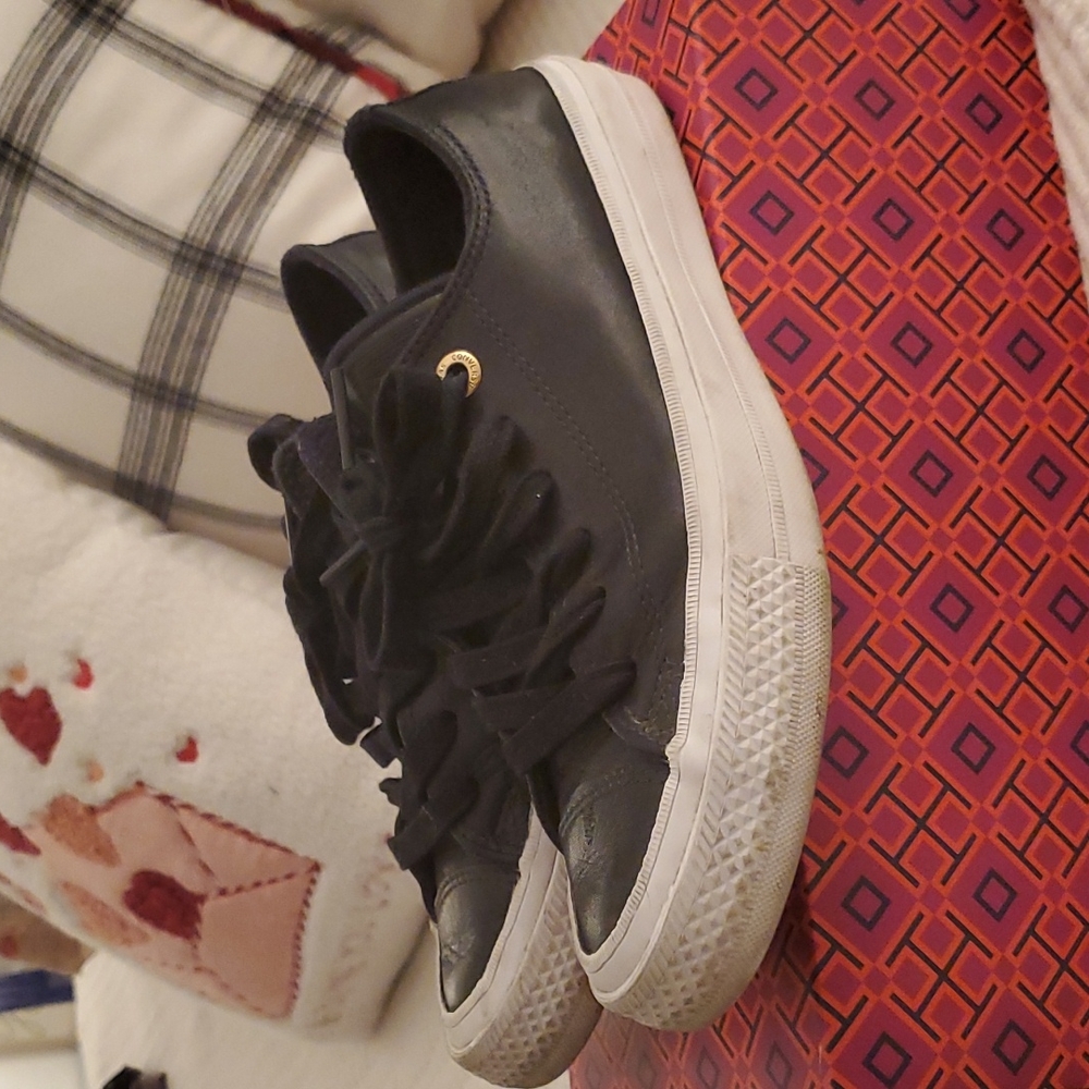 Black leather converse